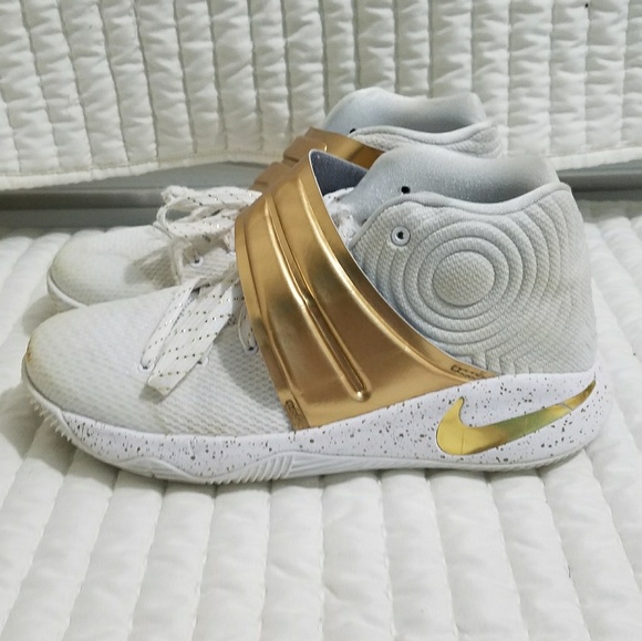 kyrie 2 id white and gold